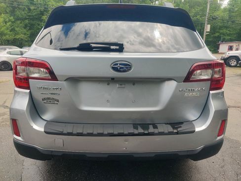 Used 2017 Subaru Outback 2.5i Premium AWD/4WD image 5