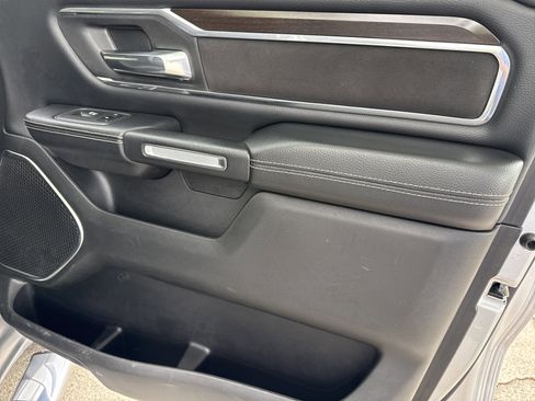 Used 2022 RAM 1500 Laramie AWD/4WD image 15