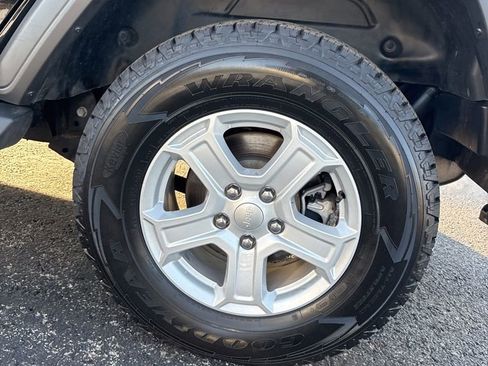 Used 2021 Jeep Wrangler Unlimited Sport image 11