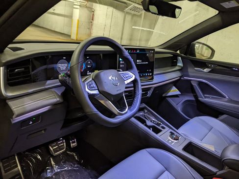 New 2026 Volkswagen Tiguan SE R-Line image 8