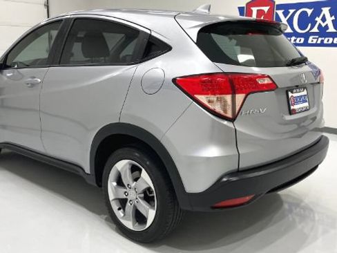 Used 2018 Honda HR-V LX image 12