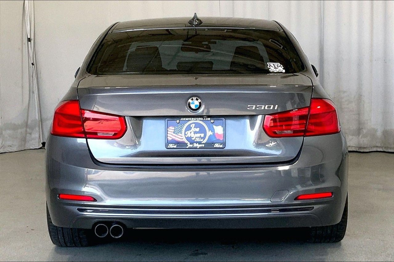 Used 2018 BMW 330i Sedan RWD image 4
