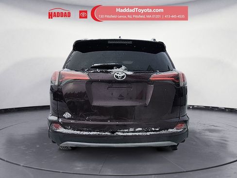 Used 2018 Toyota RAV4 XLE image 4