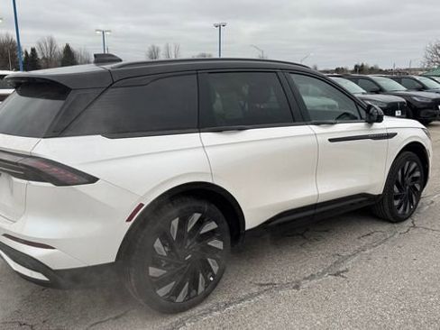 Used 2026 Lincoln Nautilus Reserve image 10