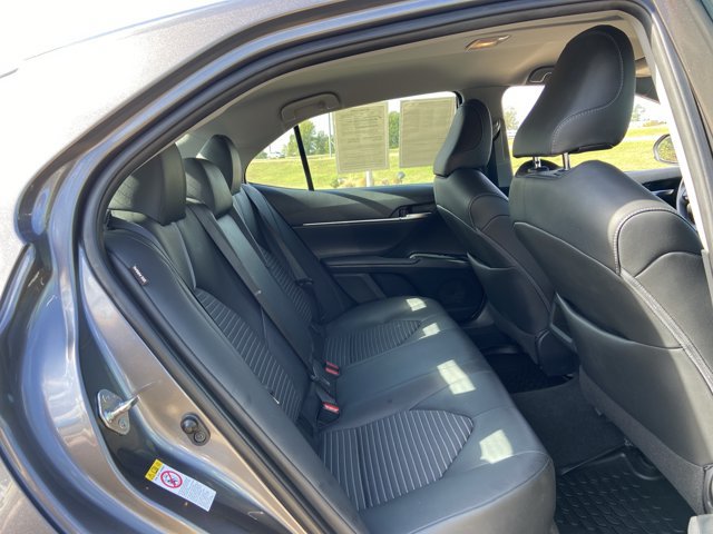 Used 2018 Toyota Camry SE FWD image 14
