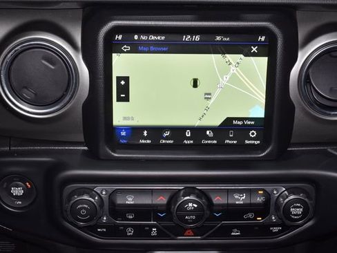 Used 2023 Jeep Wrangler Unlimited Sahara AWD/4WD image 15