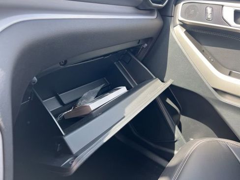 Certified 2023 Ford Explorer XLT w/ Equipment Group 202A AWD/4WD image 17