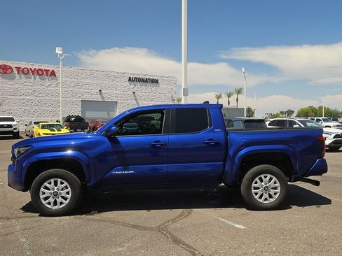 Used 2025 Toyota Tacoma SR5 RWD image 9