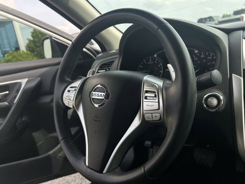 Used 2018 Nissan Altima 2.5 SR w/ SR Midnight Edition image 8