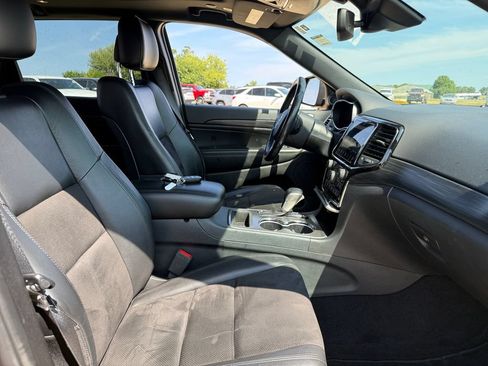 Used 2020 Jeep Grand Cherokee Altitude AWD/4WD image 43
