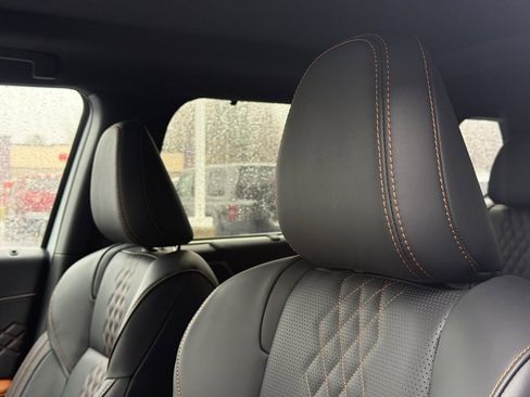 Used 2025 Mitsubishi Outlander SEL Black Edition image 11