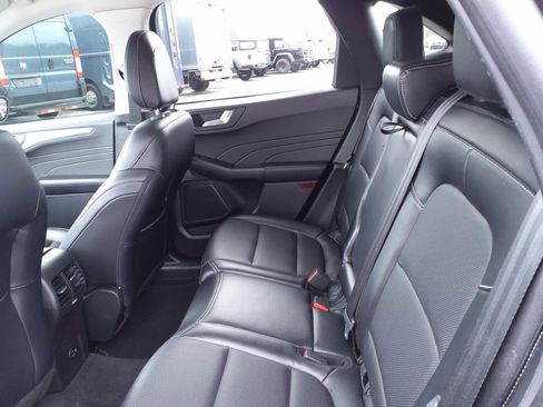 Used 2022 Ford Escape Titanium image 13