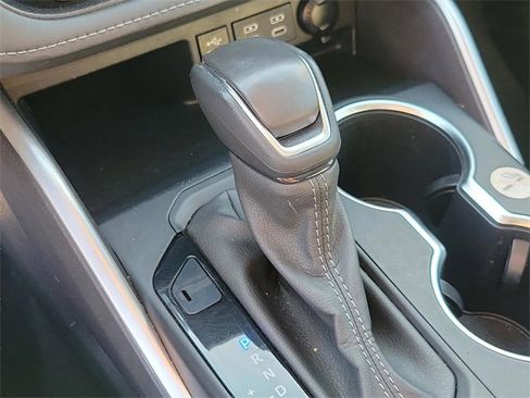 Used 2024 Toyota Highlander XLE image 24