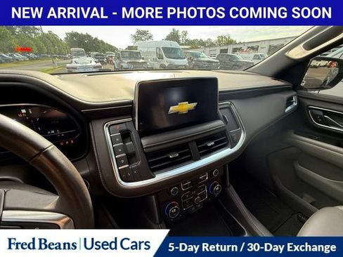 Used 2022 Chevrolet Suburban LT w/ Luxury Package AWD/4WD image 19
