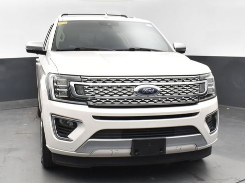 Used 2019 Ford Expedition Platinum image 2
