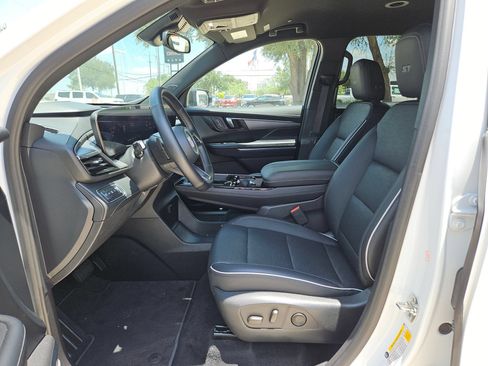 Certified 2026 Buick Enclave Sport Touring FWD image 9