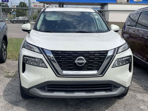 Used 2023 Nissan Rogue SV FWD image 2