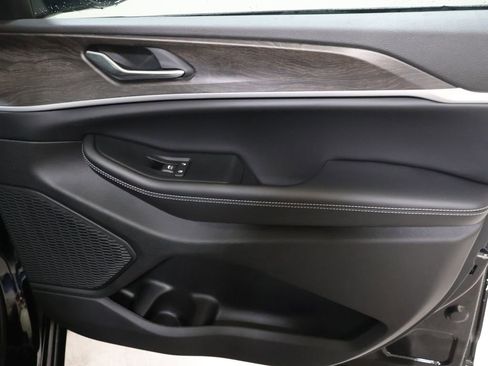 New 2026 Jeep Grand Cherokee L 4WD image 21