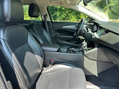Used 2018 Buick Regal Preferred w/ Sights and Sounds Package AWD/4WD image 20