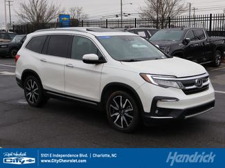 Used 2019 Honda Pilot Touring video 1