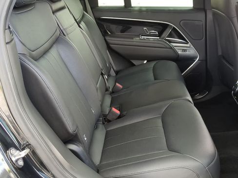 Certified 2025 Land Rover Range Rover SE AWD/4WD image 21