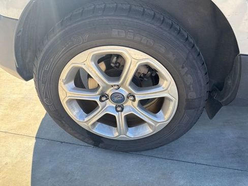 Used 2018 Ford EcoSport SE w/ SE Convenience Package image 10