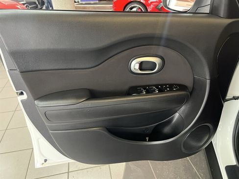 Used 2019 Kia Soul image 13