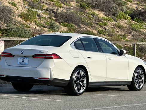 New 2026 BMW 530i w/ Premium Package RWD image 2