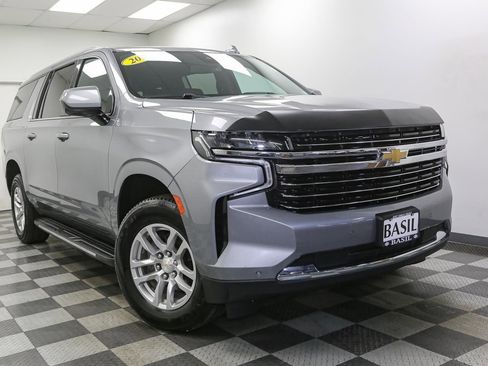 Used 2023 Chevrolet Suburban LT AWD/4WD image 2