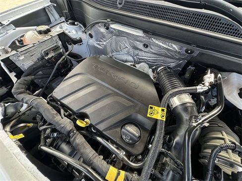 Used 2024 Chevrolet Trax LT w/ Driver Confidence Package image 33