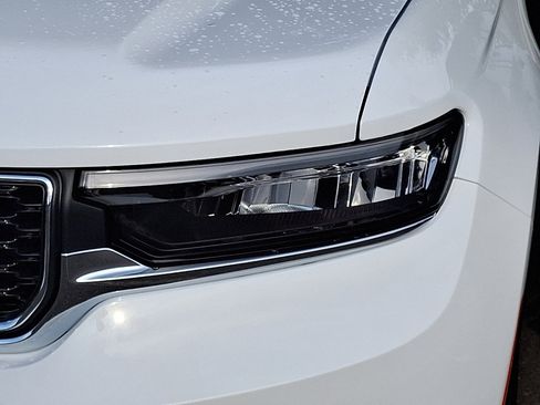 New 2025 Jeep Grand Cherokee L Laredo image 4