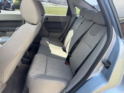 Used 2009 Ford Focus SE FWD image 18