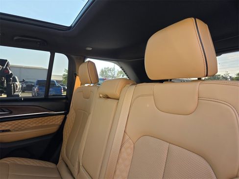 Used 2023 Jeep Grand Cherokee Summit w/ Adv Protech Group IV image 17