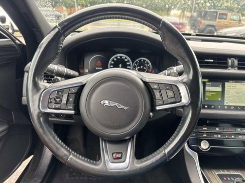 Used 2017 Jaguar XF S RWD image 24