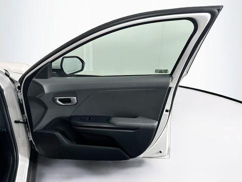 Used 2025 Kia K4 FWD image 32
