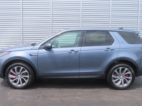 Used 2023 Land Rover Discovery Sport SE image 8