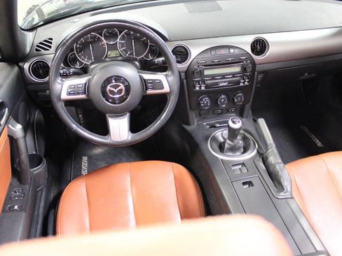 Used 2008 MAZDA MX-5 Miata Grand Touring w/ Premium Pkg image 38