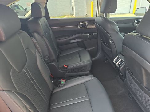 Used 2022 Kia Sorento EX FWD image 13