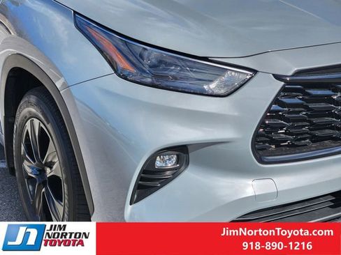 Used 2024 Toyota Highlander XLE image 9