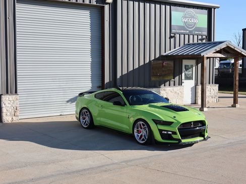 Used 2020 Ford Mustang Shelby GT500 w/ Technology Package image 13