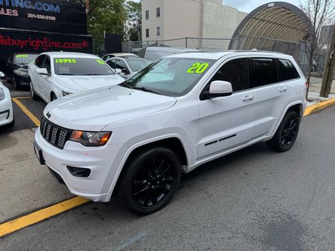 Used 2020 Jeep Grand Cherokee Altitude image 13