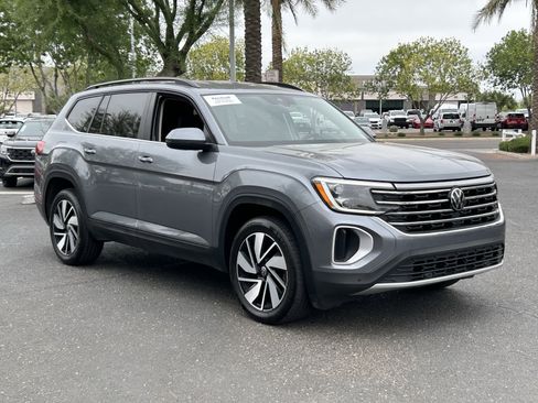 Used 2024 Volkswagen Atlas SE AWD/4WD image 6