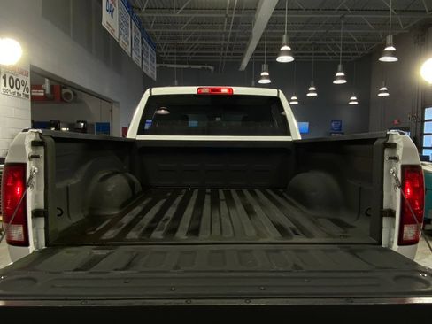Used 2017 RAM 1500 Express AWD/4WD image 27