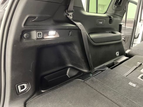 Used 2024 Jeep Grand Cherokee L Limited w/ Luxury Tech Group II image 41