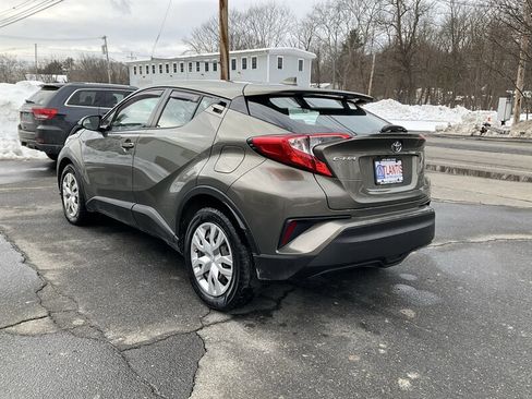 Used 2021 Toyota C-HR LE image 7
