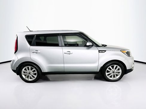 Used 2018 Kia Soul + FWD image 10