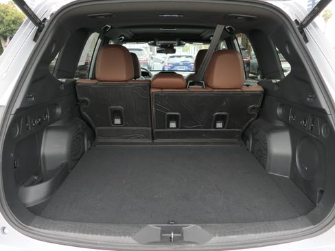 Certified 2025 Subaru Forester Touring AWD/4WD image 22