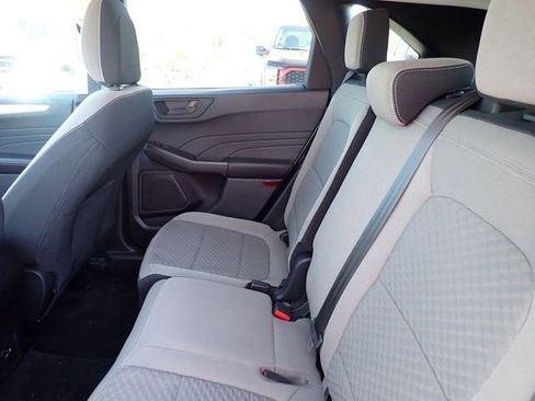 Used 2022 Ford Escape SE image 12