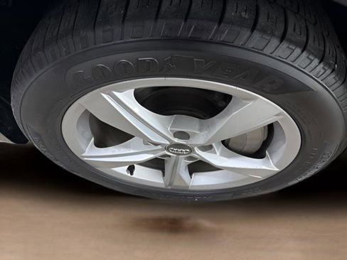 Used 2019 Audi A4 2.0T Premium w/ Convenience Package image 11