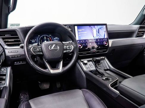 Used 2024 Lexus GX 550 w/ Cold Area Package image 5